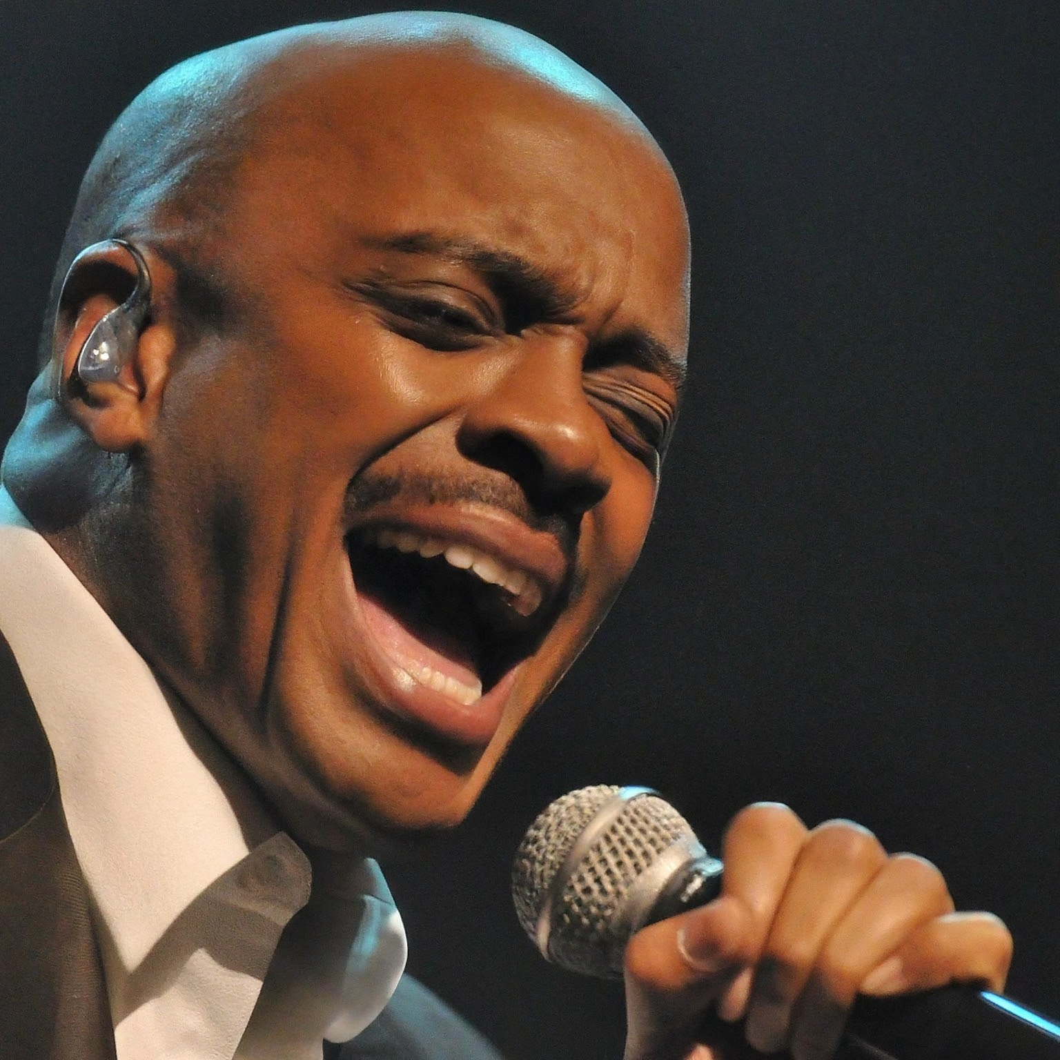 Peabo Bryson